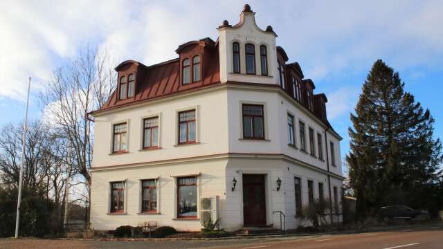 Pampiga Södergården i Tösse är återigen till salu.