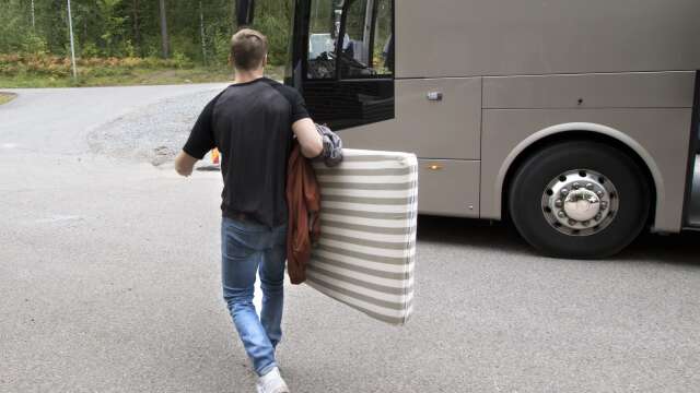 Mikael “Daggen” Eriksson och hans lagkompisar i BIK Karlskoga har en långresa framför sig.