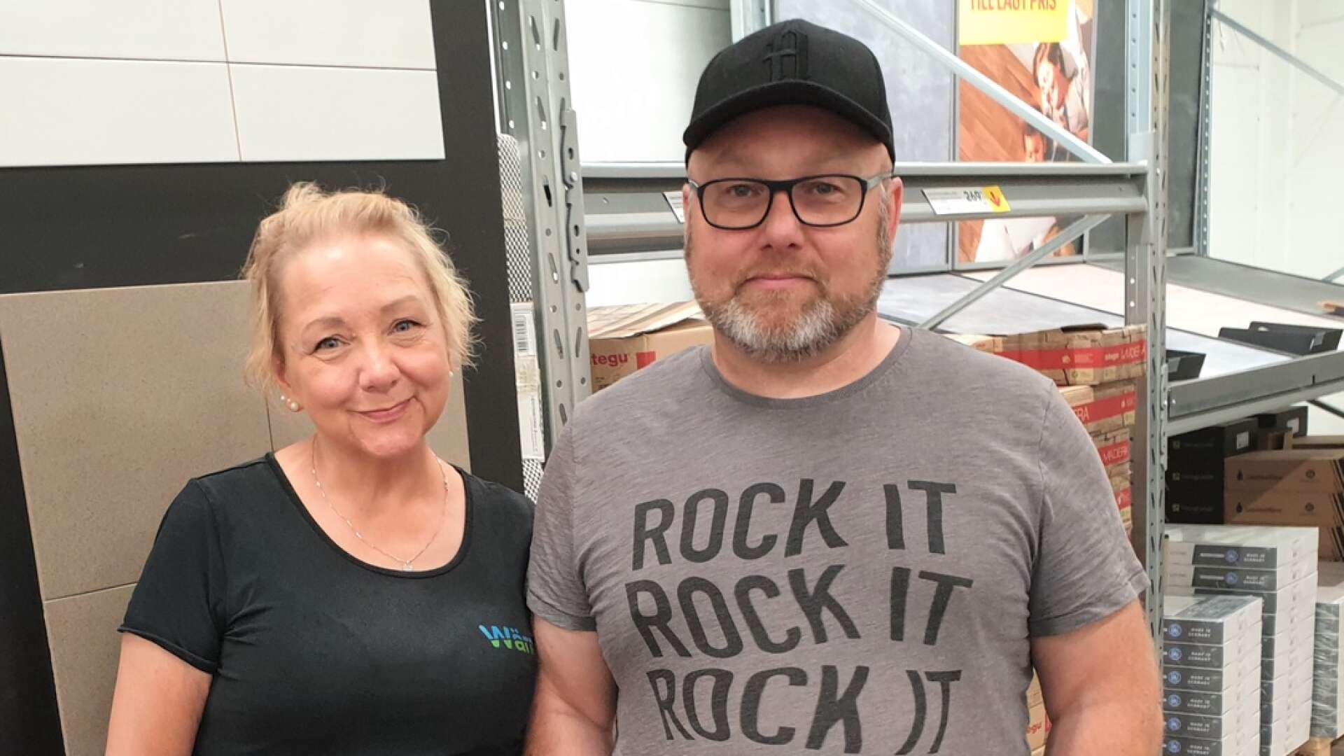 Mira Rose och Fredrik Hjerpe bor på Stenfallet i Kristinehamn. Det är första besöket för dem på hemorten hos Byggmax.