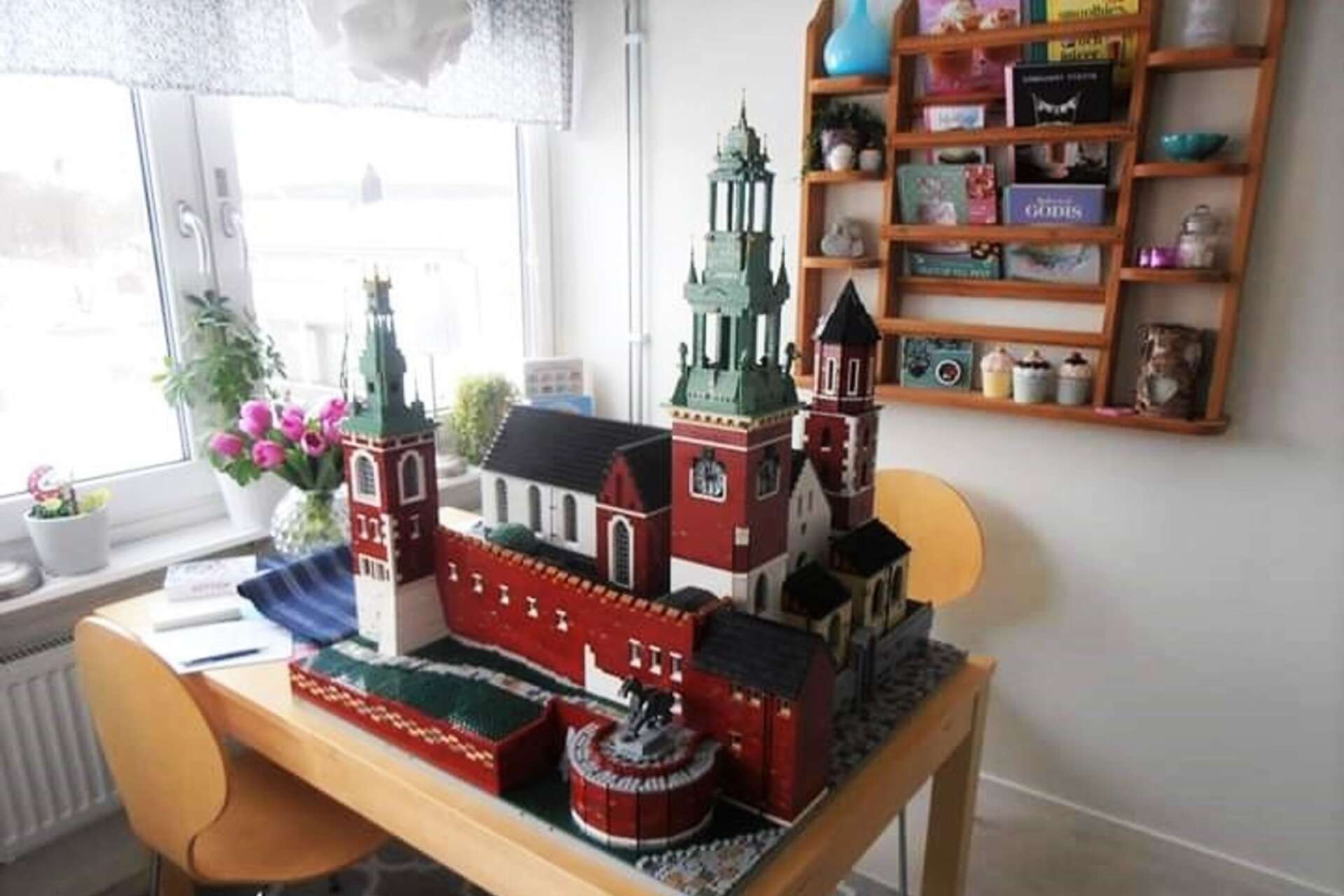 Här är det Wawelkatedralen i Kraków som avbildats i Lego av Robin Nilsson.