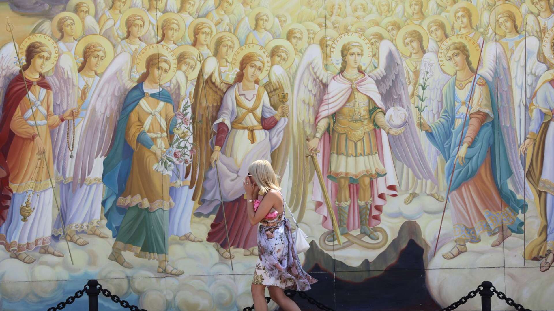 St Mikael på en väggmålning i Kiev.