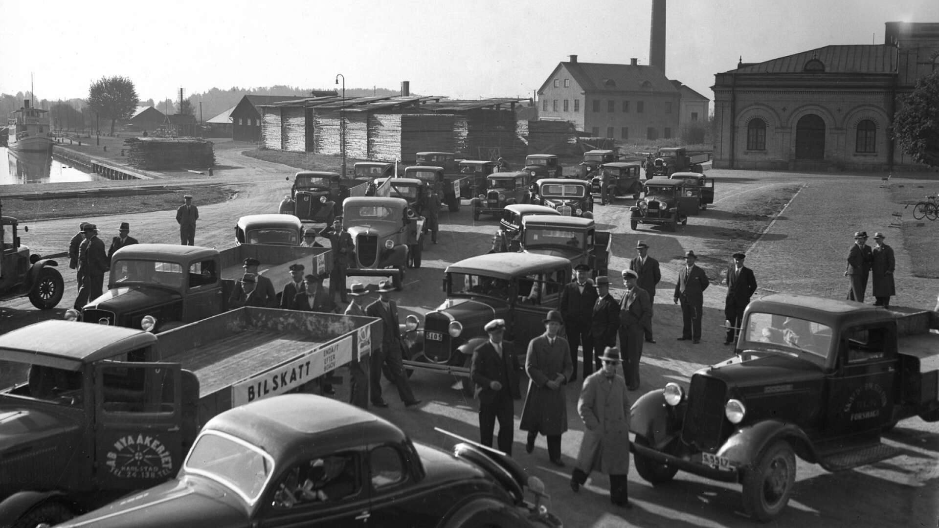 Många bilar deltog i kortegen i Inre Hamn 1936.