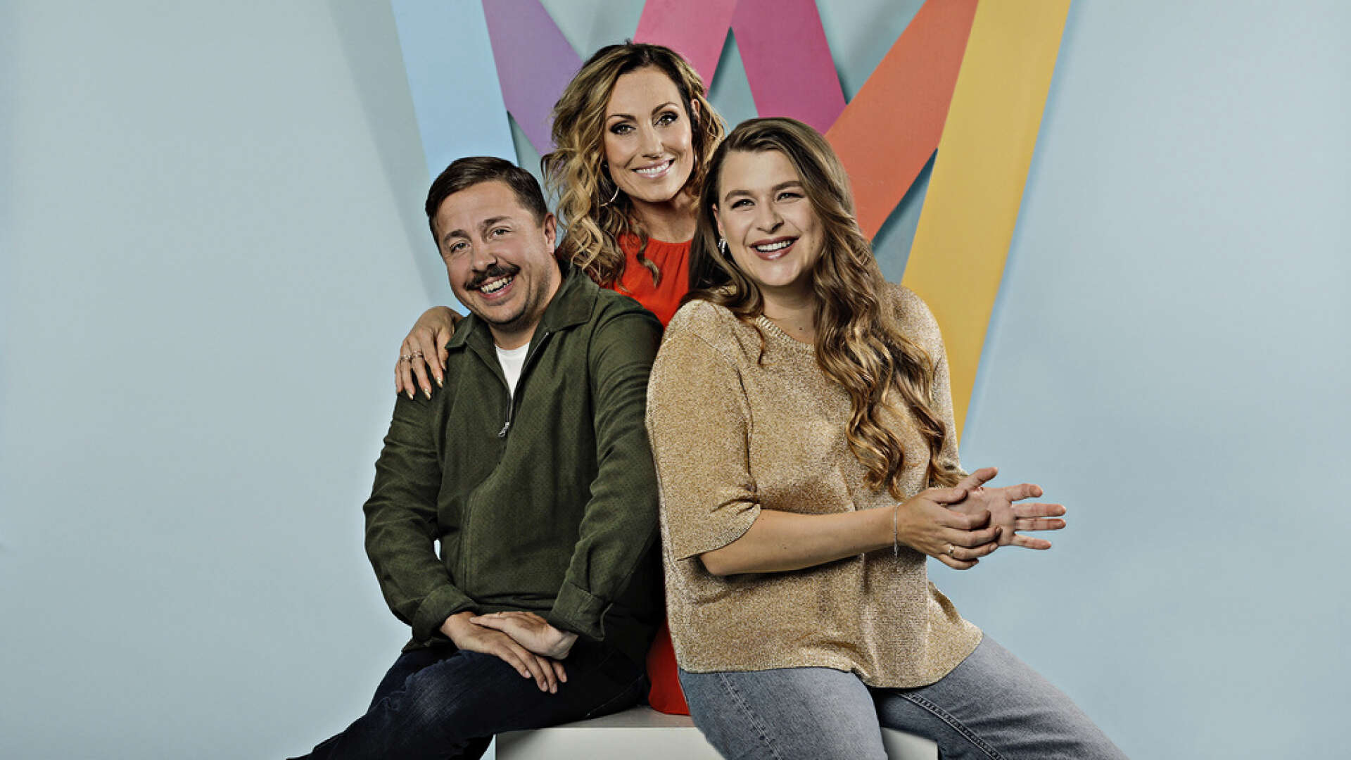 Lina Hedlund, Linnea Henriksson och David Sundin – det är programledarna för Melodifestivalen 2020.