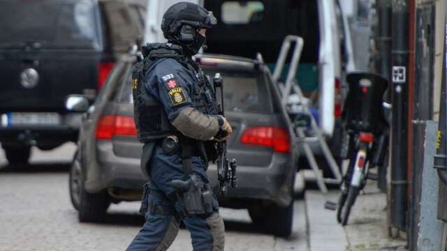 Många Tibrobor har undrat över söndagens händelse då tungt beväpnad polis befann sig i Tibro. Bilden är tagen i ett annat sammanhang.