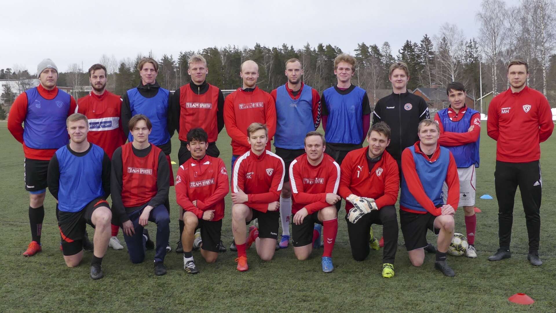 Värmlandsbro SK blickar fram mot en ny säsong i division 5 västra. Ett taggat lag jagar nu klubbens topplacering i division 5 någonsin. 
