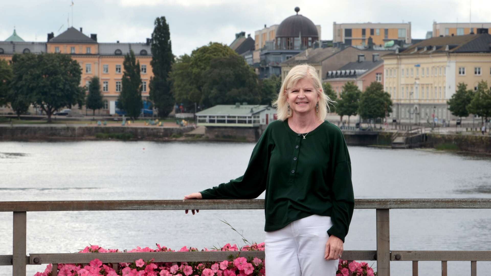 Karin Kasper har vänner och familj kvar i Karlstad. Hon besöker dem regelbundet men efter snart 40 år i USA har hon inga planer på att flytta tillbaka.