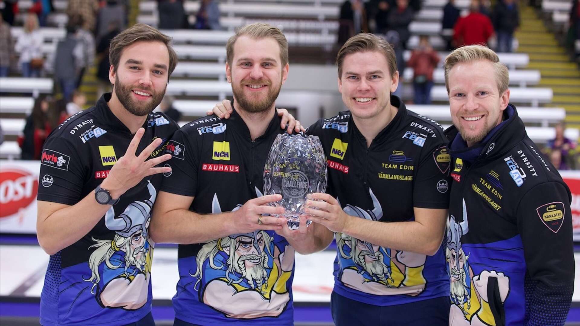 Lag Edin, med Oskar Eriksson, Rasmus Wranå, Christoffer Sundgren och Niklas Edin, tog fjärde Grand Slam-segern i Kanada i natt, men skadade skippern Edin fick bara titta på.