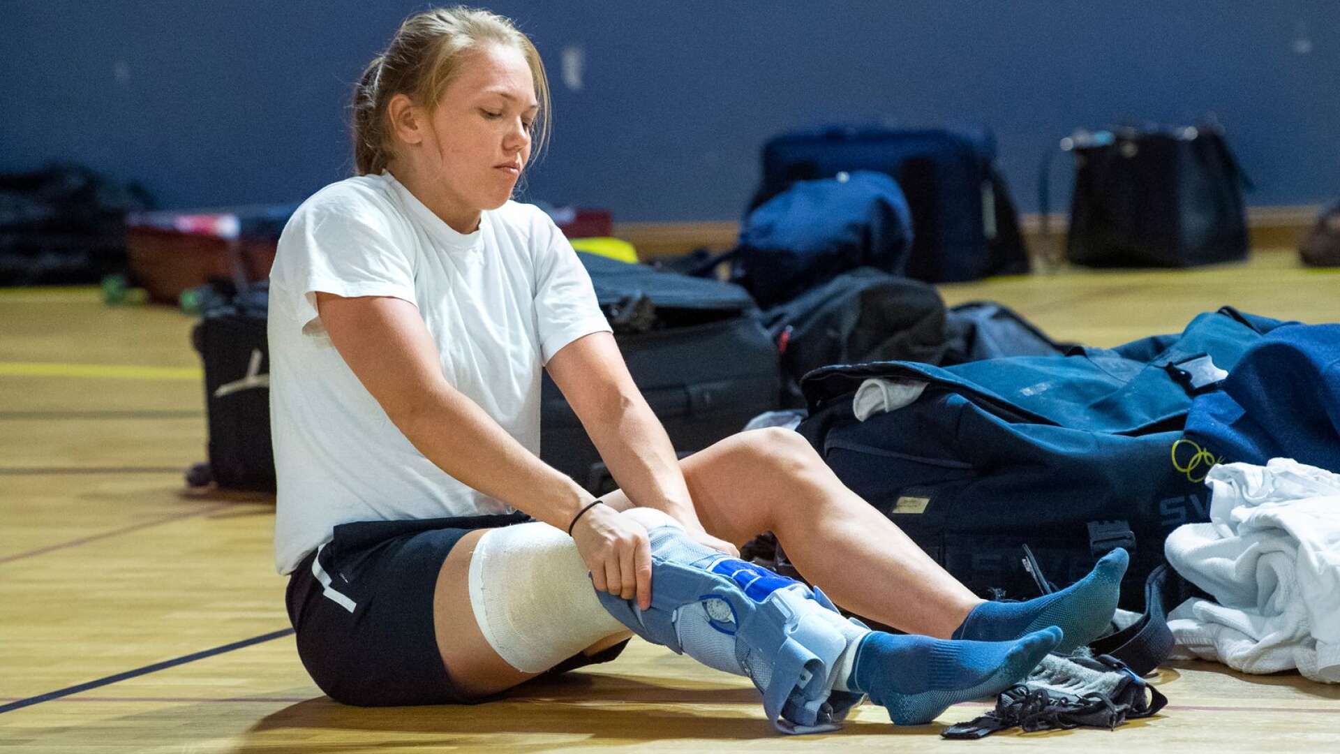 Anna Bernholm har använt sig av ett speciellt skydd under träningarna efter sin knäskada. 