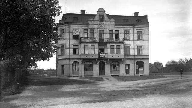 Hotell och pensionat Haga på en bild tagen runt 1920. Hotellet hette Pensionat Haga när det byggdes 1905 men bytte namn till Hotell Terminus och senare till Hotell Haga.