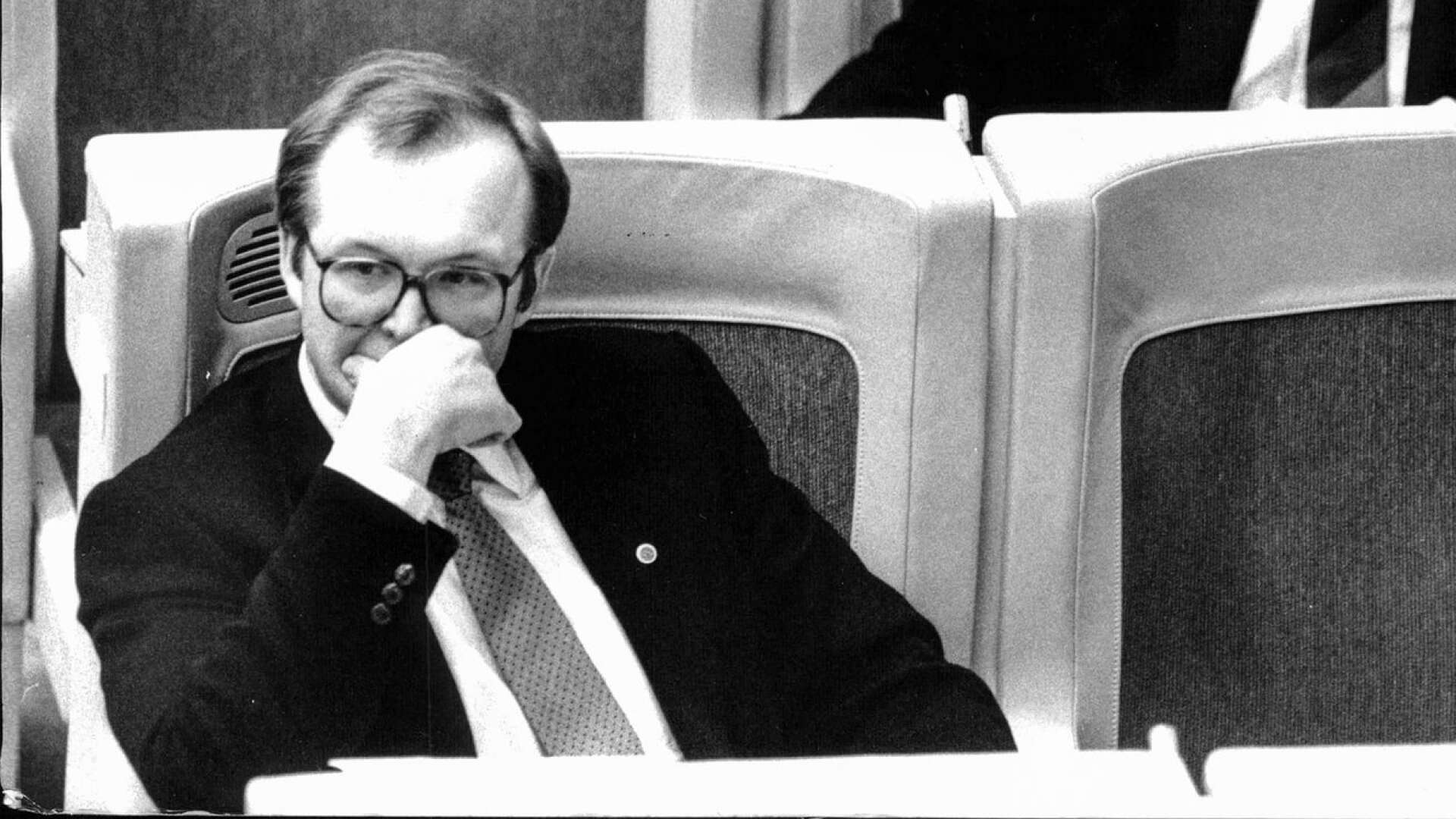 Kommunaliseringen, som klubbades igenom 1989 med skolminister Göran Persson (S) i spetsen, slog likvärdigheten i spillror, skriver Anton Sjöstedt.