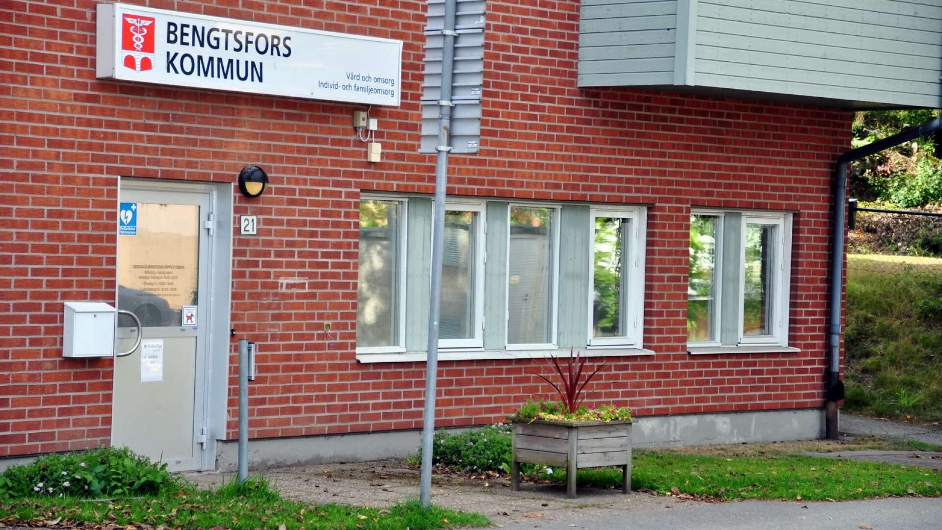 Socialkontoret i Bengtsfors polisanmälde kvinnan efter att man misstänkt henne för bidragsbrott.
