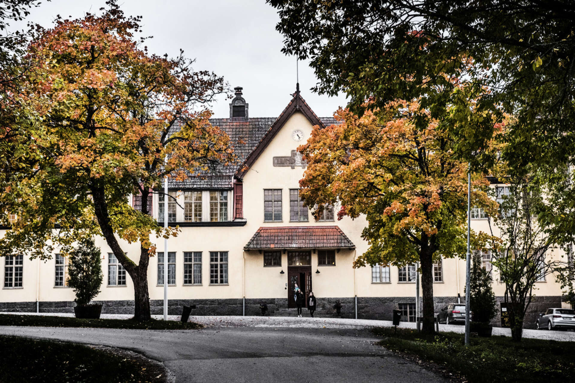 Spridning av shigellabakterier har tvingat internatskolan Lundsberg att stänga i förtid inför jullovet.