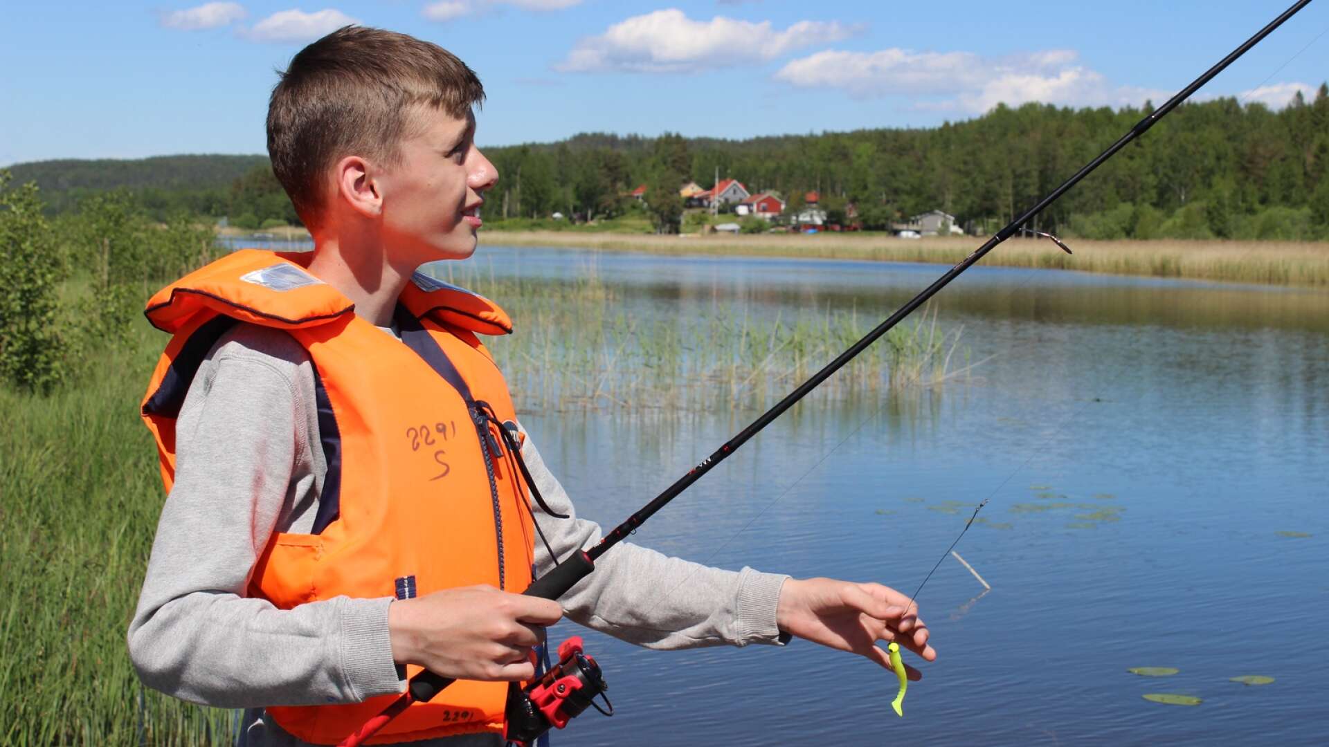 Zion Sjögren Takman tycker att det är roligt att fiska.