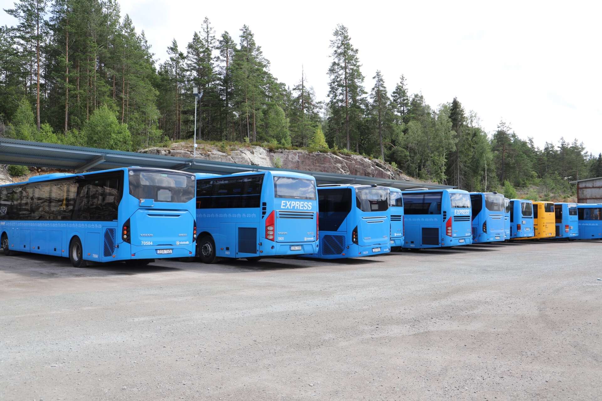 Anställda i Ed erbjuds att följa med till bussdepån på Munkeröds industriområde i Bengtsfors. 