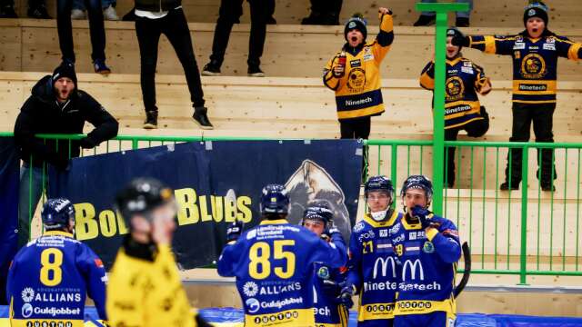 Elis Lindgren, nummer 21, satte 2–0 till Boltic när Åby/Tjureda hemmabesegrades i Tingvalla isstadion inför 335 åskådare.