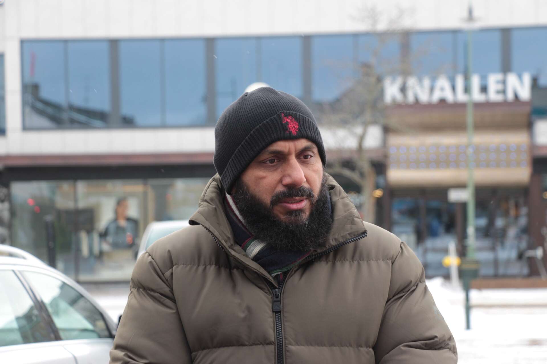 Rizwan Afzal är imam verksam i Luleå och besökte Mariestad på fredagen. Han poängterar ömsesidig respekt  och dialog som ett sätt att minska motsättningar i samhället.