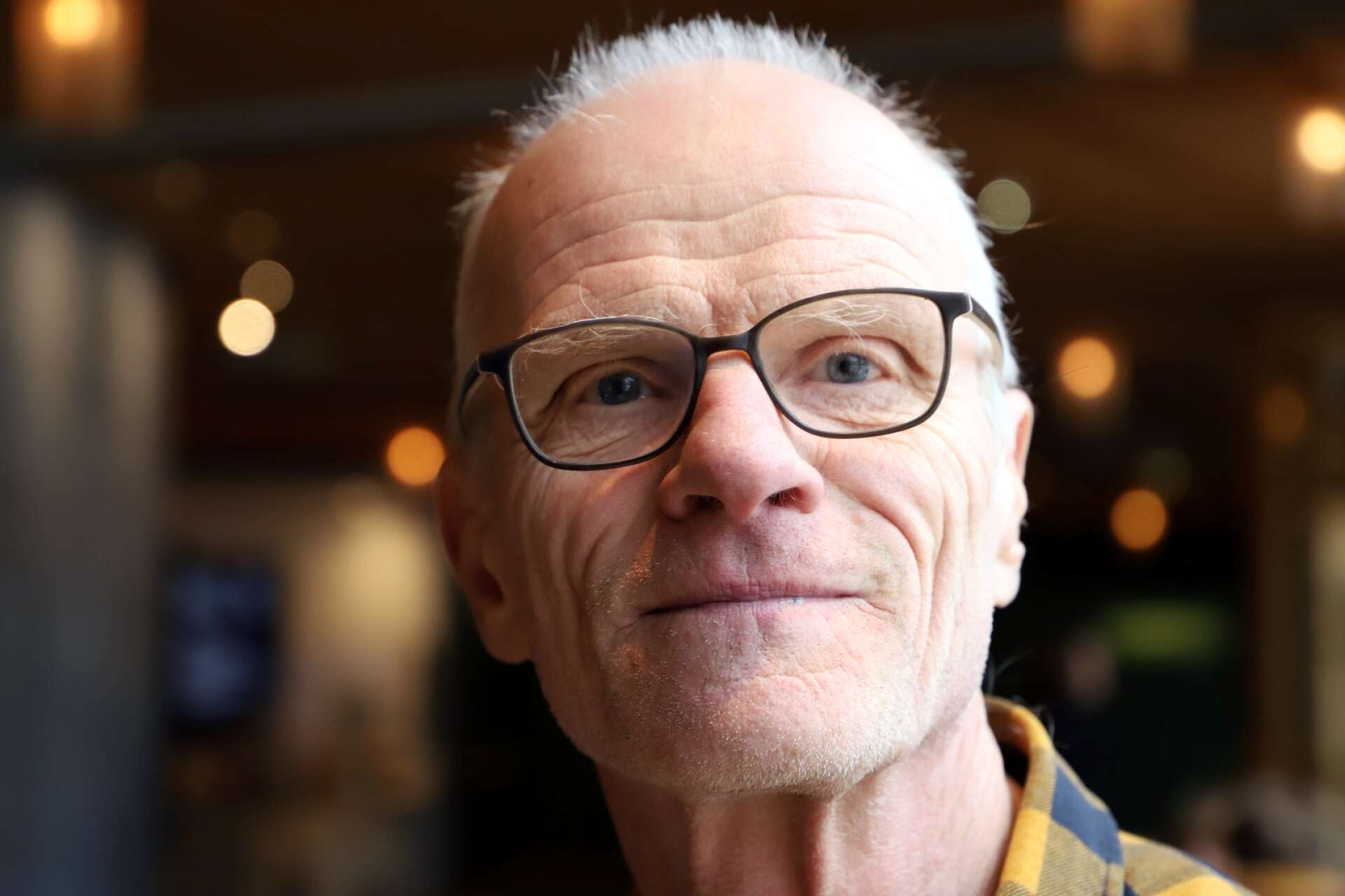 Staffan Jofjell har jobbat som lärare på folkhögskolan och pratat med många av sina gamla kollegor. ”Rektorn kan verkligen inte svära sig fri”, anser han.