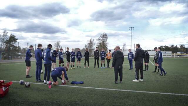Säffle SK:s unga division-6-lag spelade oavgjort i sin seriepremiär hemma på Sporthälla mot Töcksfors IF 2.