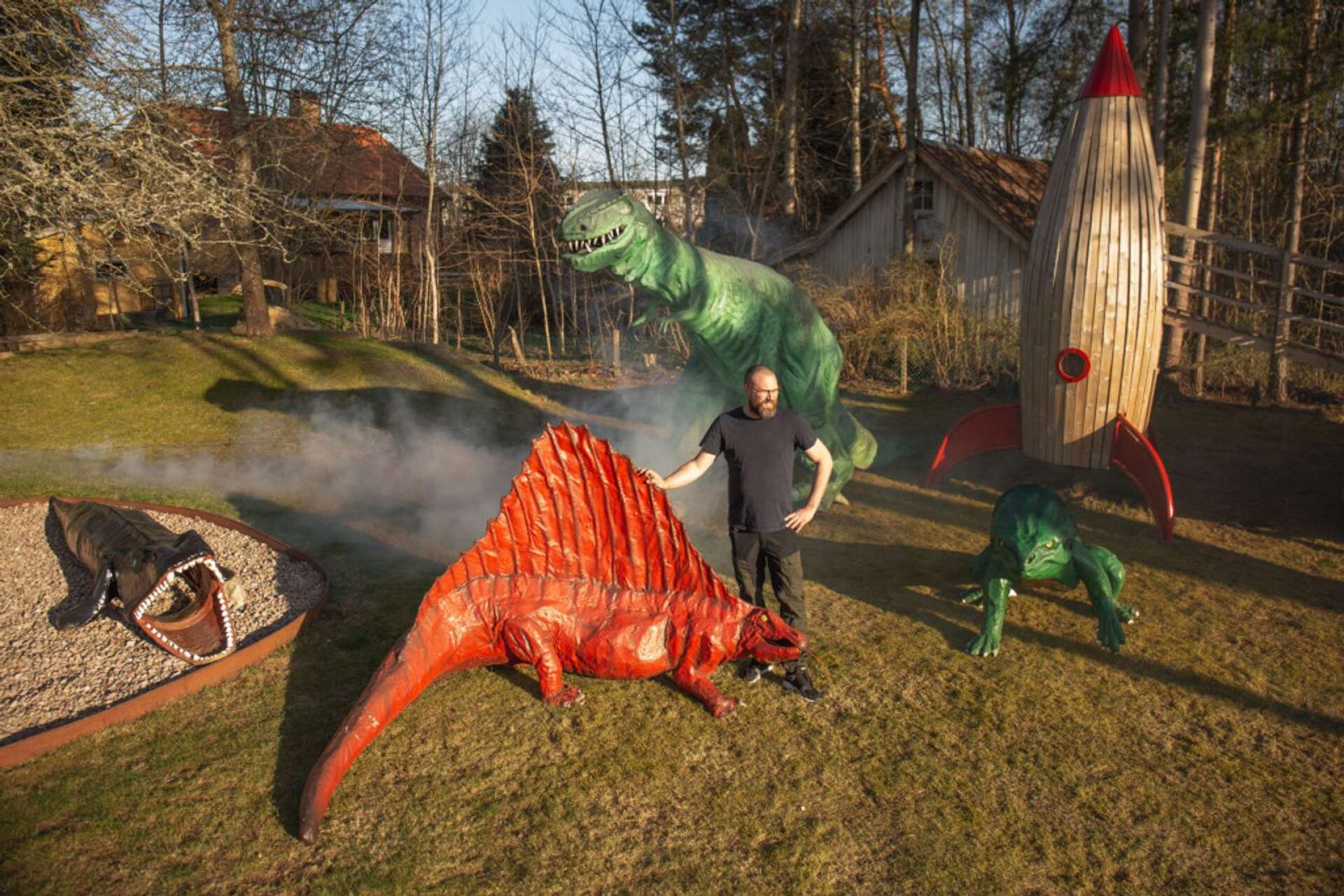 Dinosaurieflock söker nytt hem efter åren i Götene.