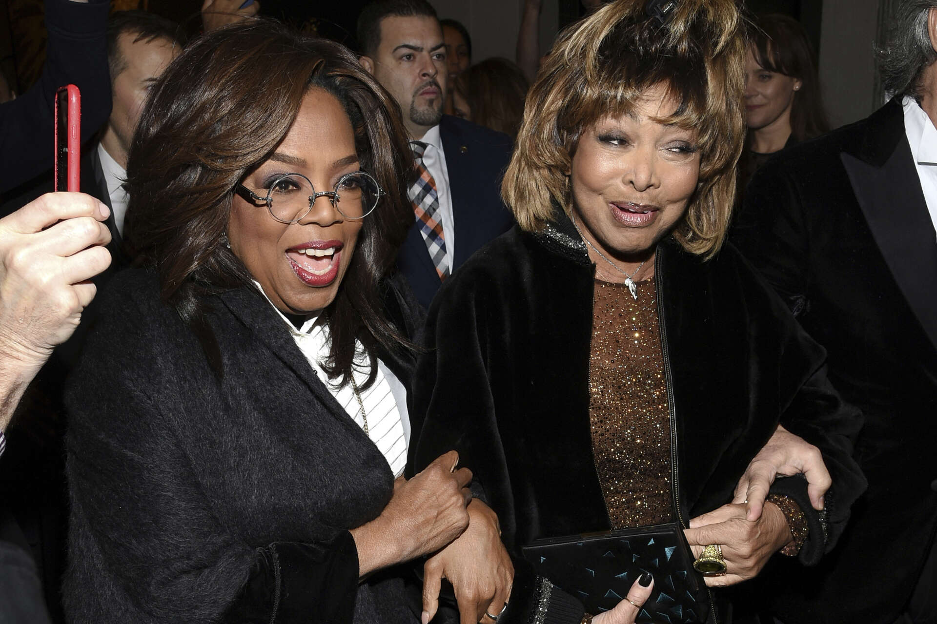 Oprah Winfrey tillsammans med Tina Turner på premiären av &apos;Tina – The Tina Turner Musical&apos; i New York 2019.