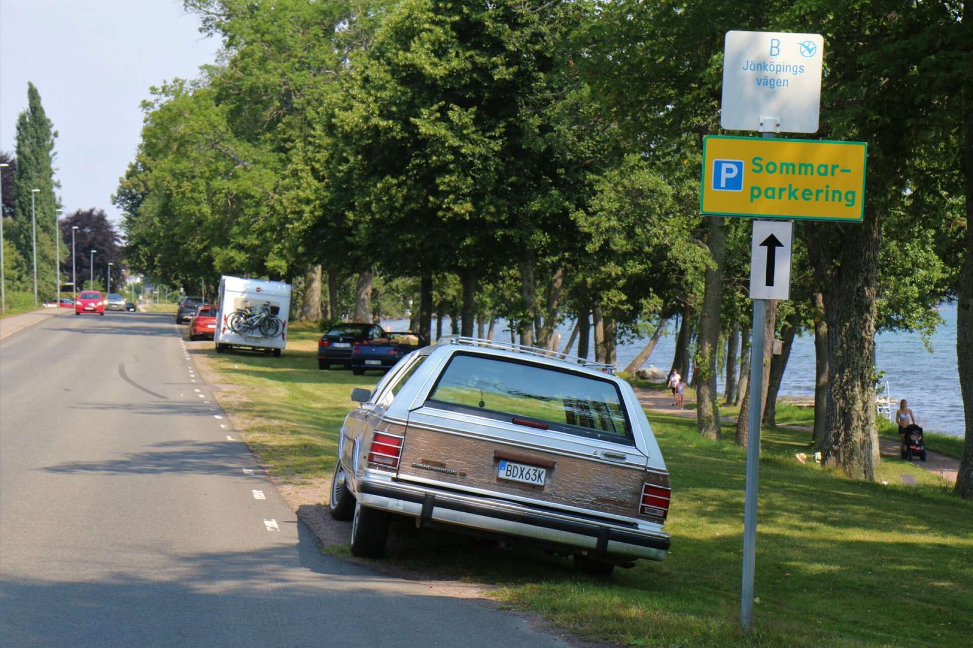 En ny Sommarparkering finns på söder, mellan p-fickan och Idrottsgatan där det är tillåtet att parkera på gräset utmed Jönköpingsvägen.