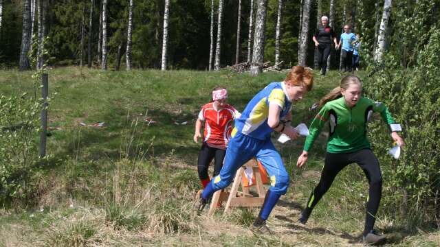 Adrian Dahlström sprang för Åmåls OK i Ändå Något 2011, i H14-klassen. Tävlingen ställdes in i år, men andra orienteringstävlingar får arrangeras från och med tisdag.