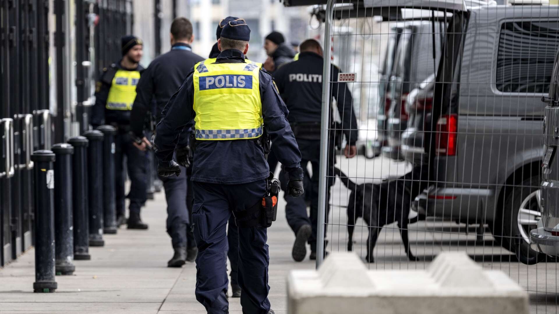 Både dansk och svensk polis finns på plats i Malmö under veckan.