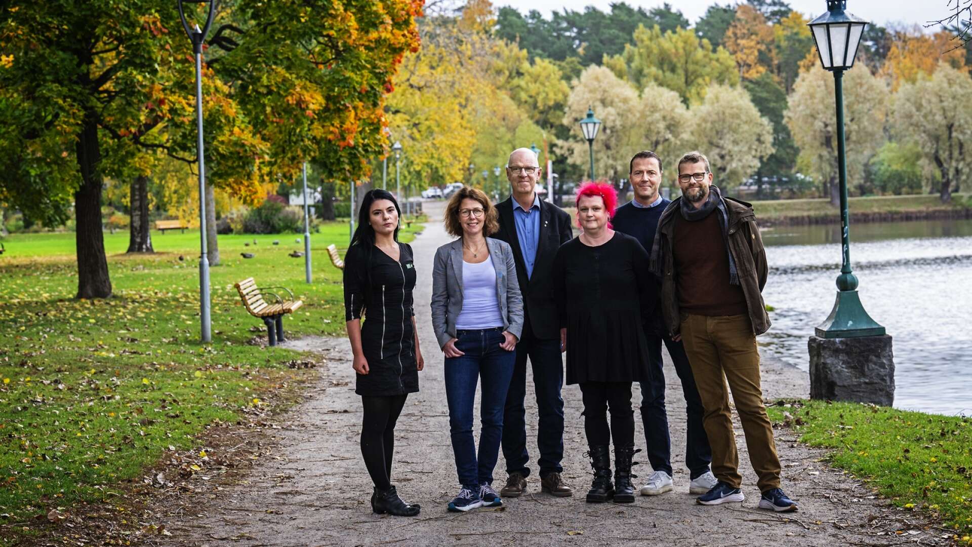 Arvikas nya fyrpartistyre: Alina Koltsova (MP), Mona Smedman (C) och Ulf Jonsson (C), Zara Hedelin (V), Peter Söderström (S) och Kenneth Johannesson (S).