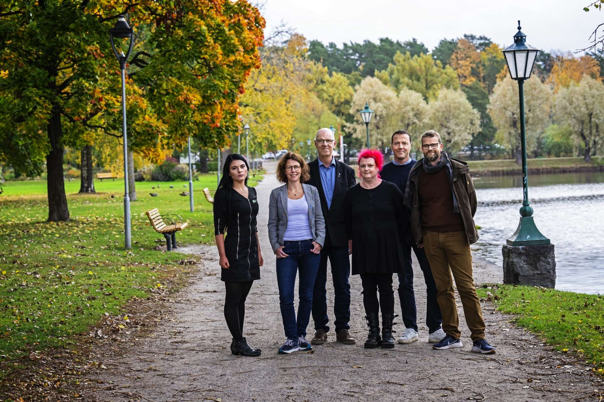 Arvikas nya fyrpartistyre: Alina Koltsova (MP), Mona Smedman (C) och Ulf Jonsson (C), Zara Hedelin (V), Peter Söderström (S) och Kenneth Johannesson (S).
