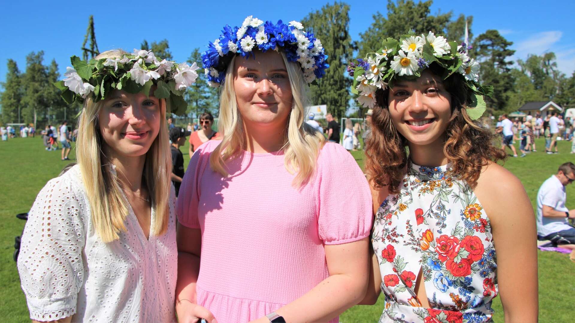 Hanna från Torsö hade lockat med sig vännerna Tea och Silvia från Mariestad till firandet vid bygdegården. 