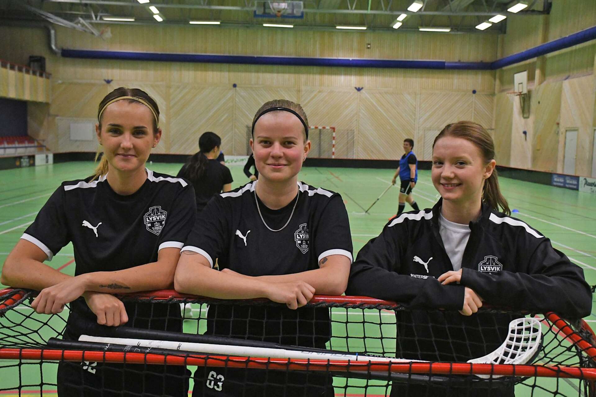Lysvik IBF:s damlag startade, här syns Emelie Lövgren, Julia Henriksson och Carolina Persson.