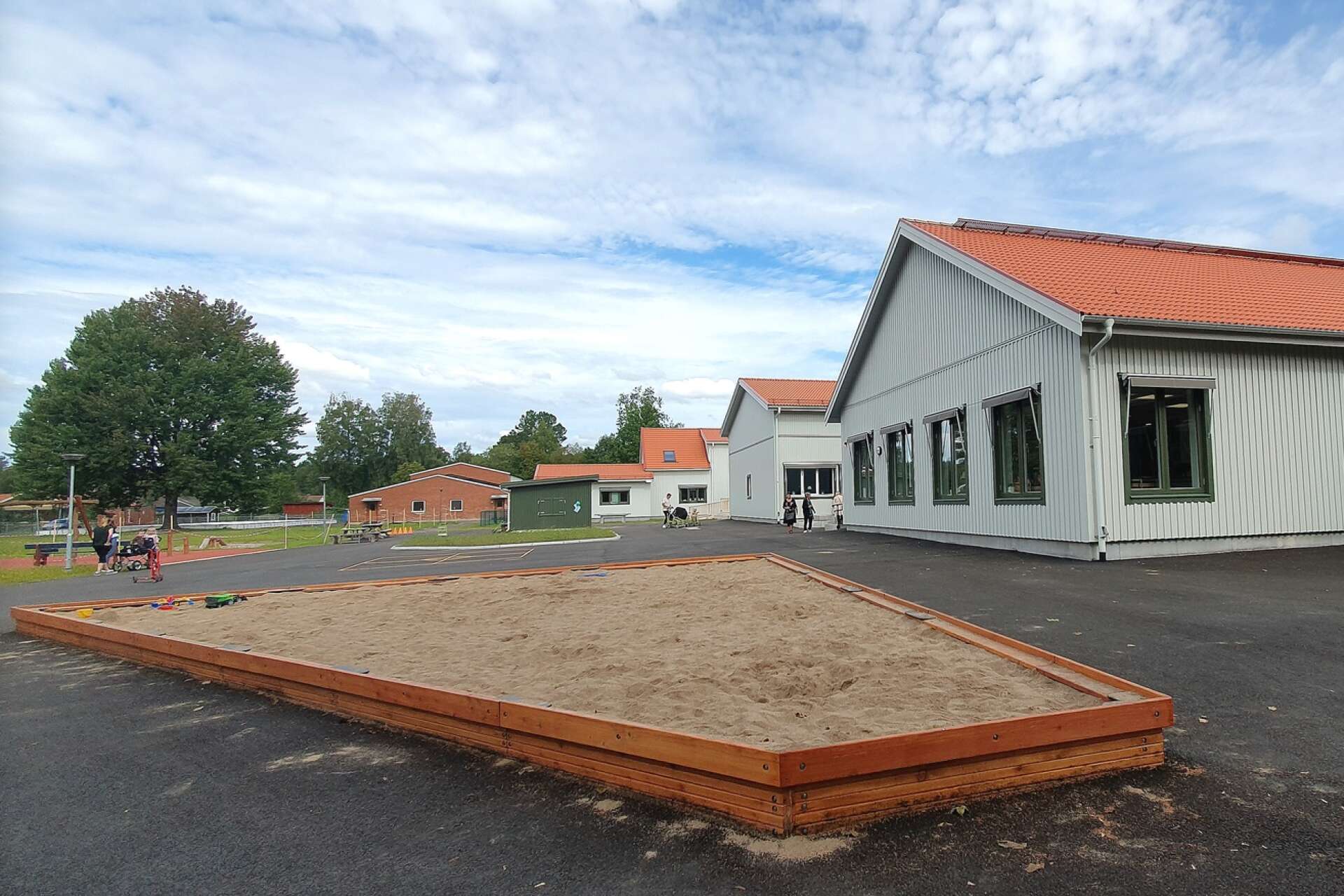 Råda skola invigdes på fredagen och efter att kommunens tre andra skolor har setts över står nu Kyrkhedens skola i Ekshärad näst på tur.