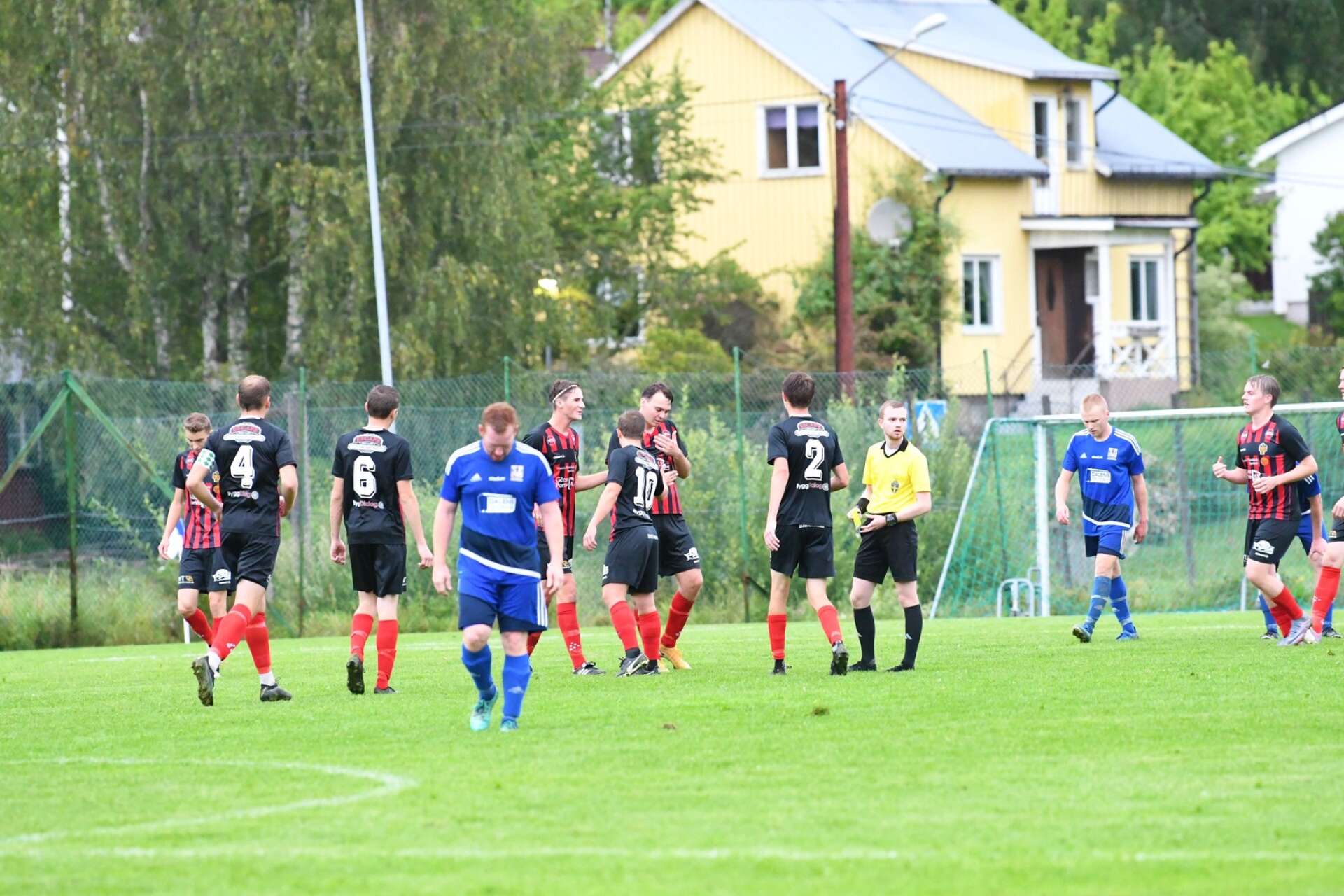 Viktor Johansson stod för Örnens 2-0-mål. Örnen är ny serieledare, på samma poäng som tvåan Munkfors, som dessutom har en match mer spelad. 