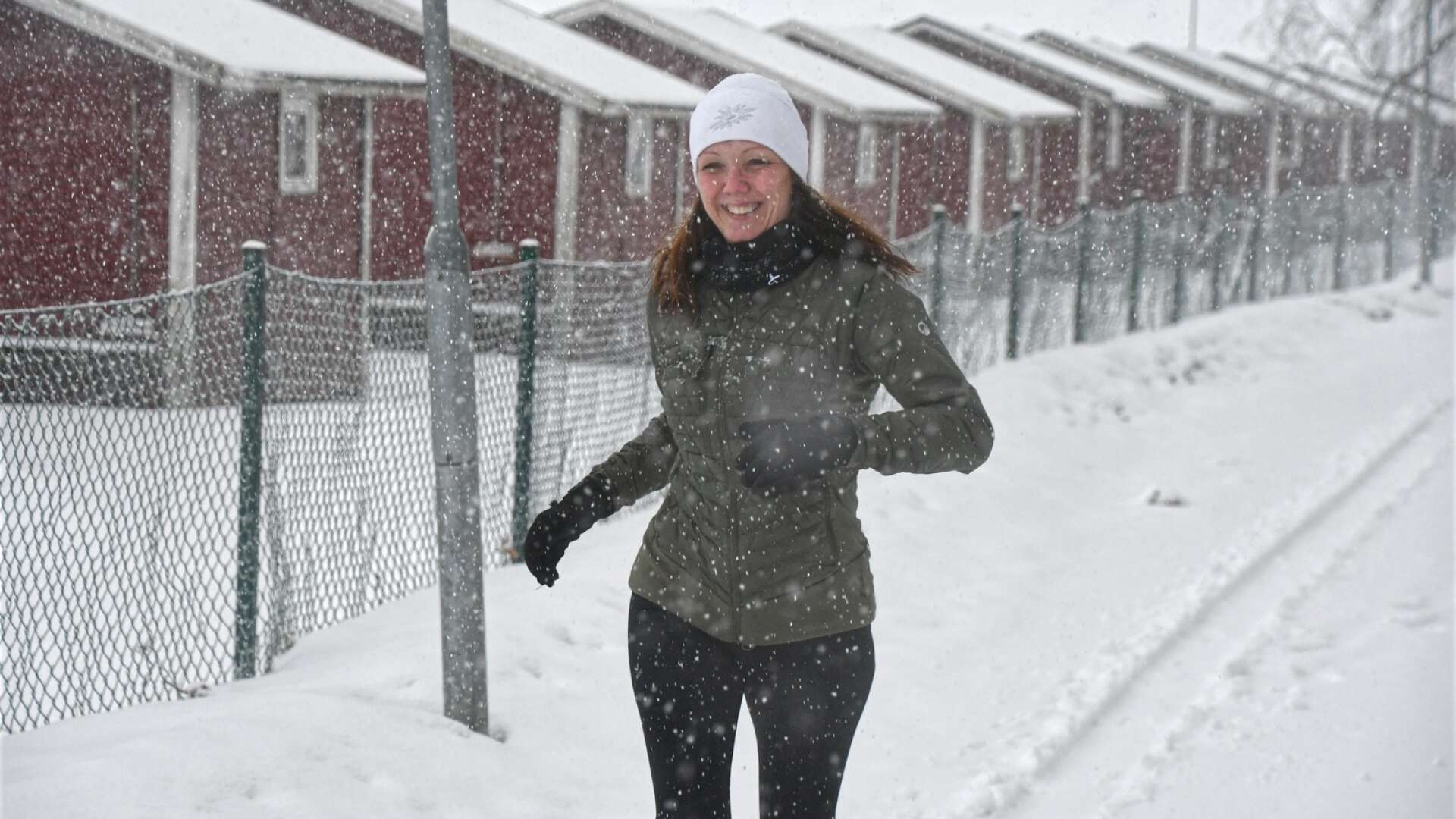 Caroline Mattsson från Sunne vet hur det är att ge sig ut i spåret mitt under rådande snöoväder.
