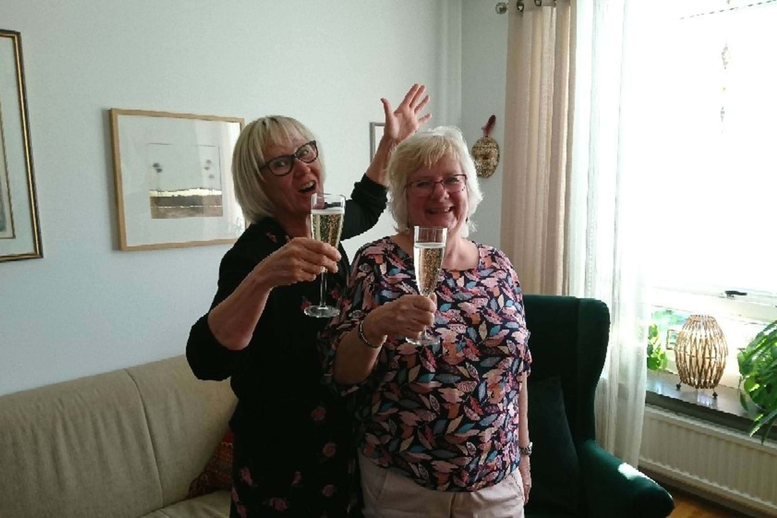 Cecilia och Inger hade all rätt att fira efter helgens TV-show. 