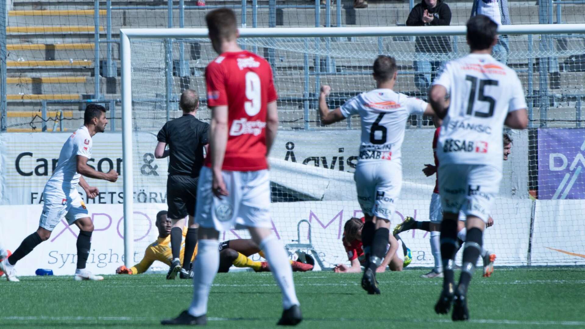 Örgryte fick jubla på Behrn arena. Göteborgslaget vann med 2-1 efter ett sent avgörande. 