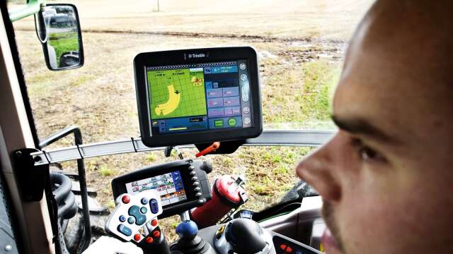 GPS-stölder från jordbruksmaskiner är återkommande. Personen på bilden har inget med händelserna att göra. 