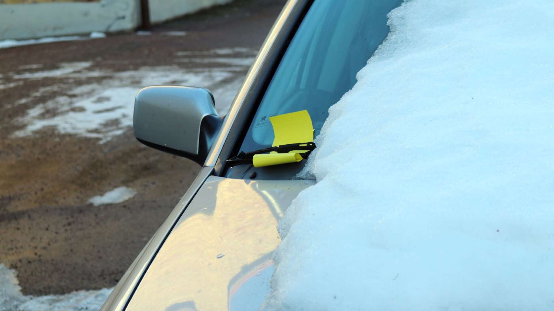 Inget kärleksbrev på rutan precis - ställer man sin bil felparkerad eller för länge på en p-plats, kan man bli lappad och få böta 500 eller 800 kronor.