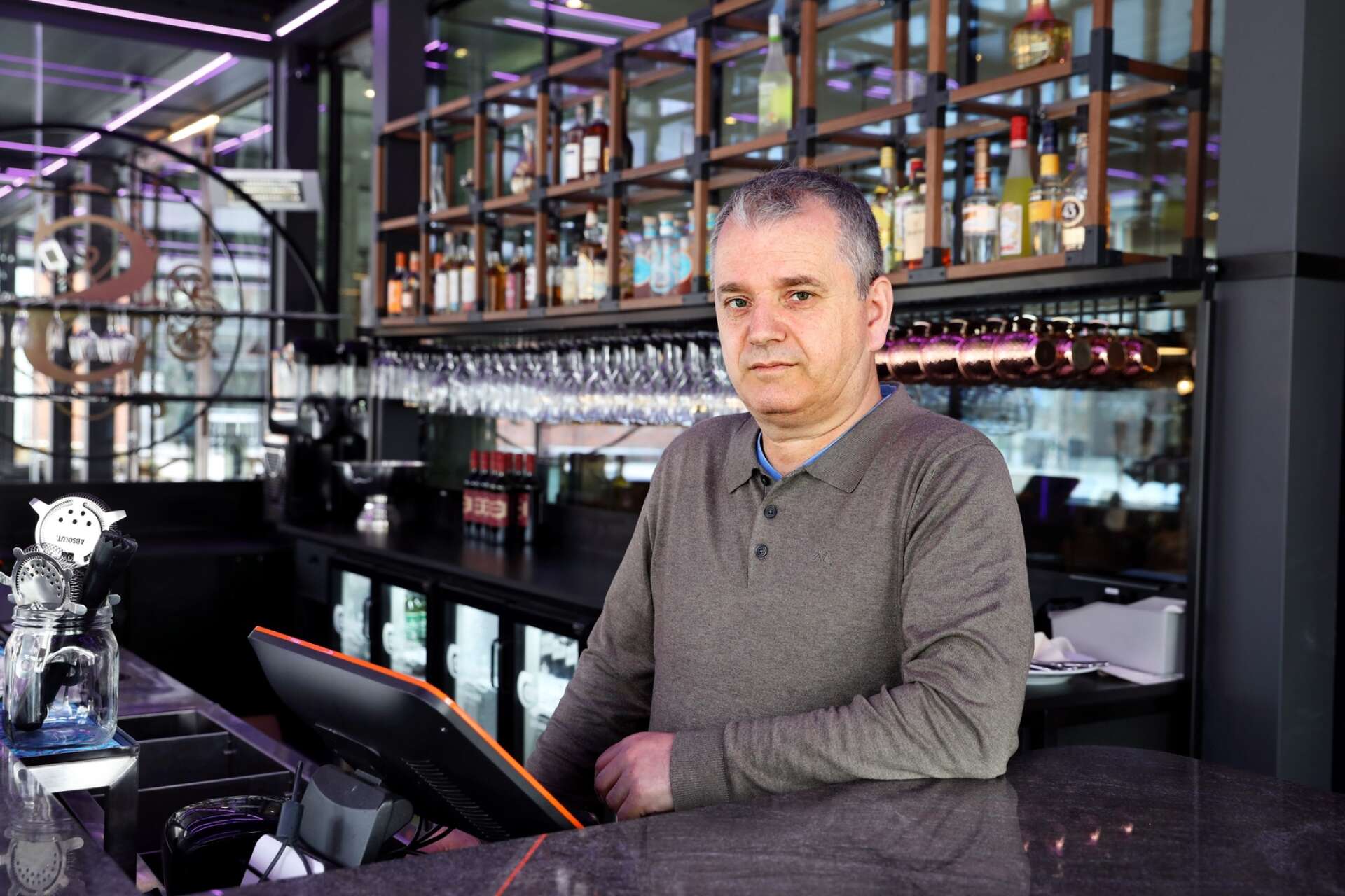 Albert Khalaf driver restaurang Sällskapet på Trädgårdsgatan. Där arbetar även hans brorsöner, som också kommer att följa med till nya verksamheten i Mariestad. Arkivbild.