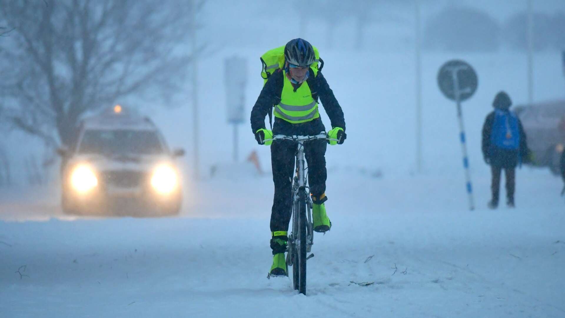 Karlstads kommun söker nu 100 bilåkare som är beredda att cykla under vintern.
