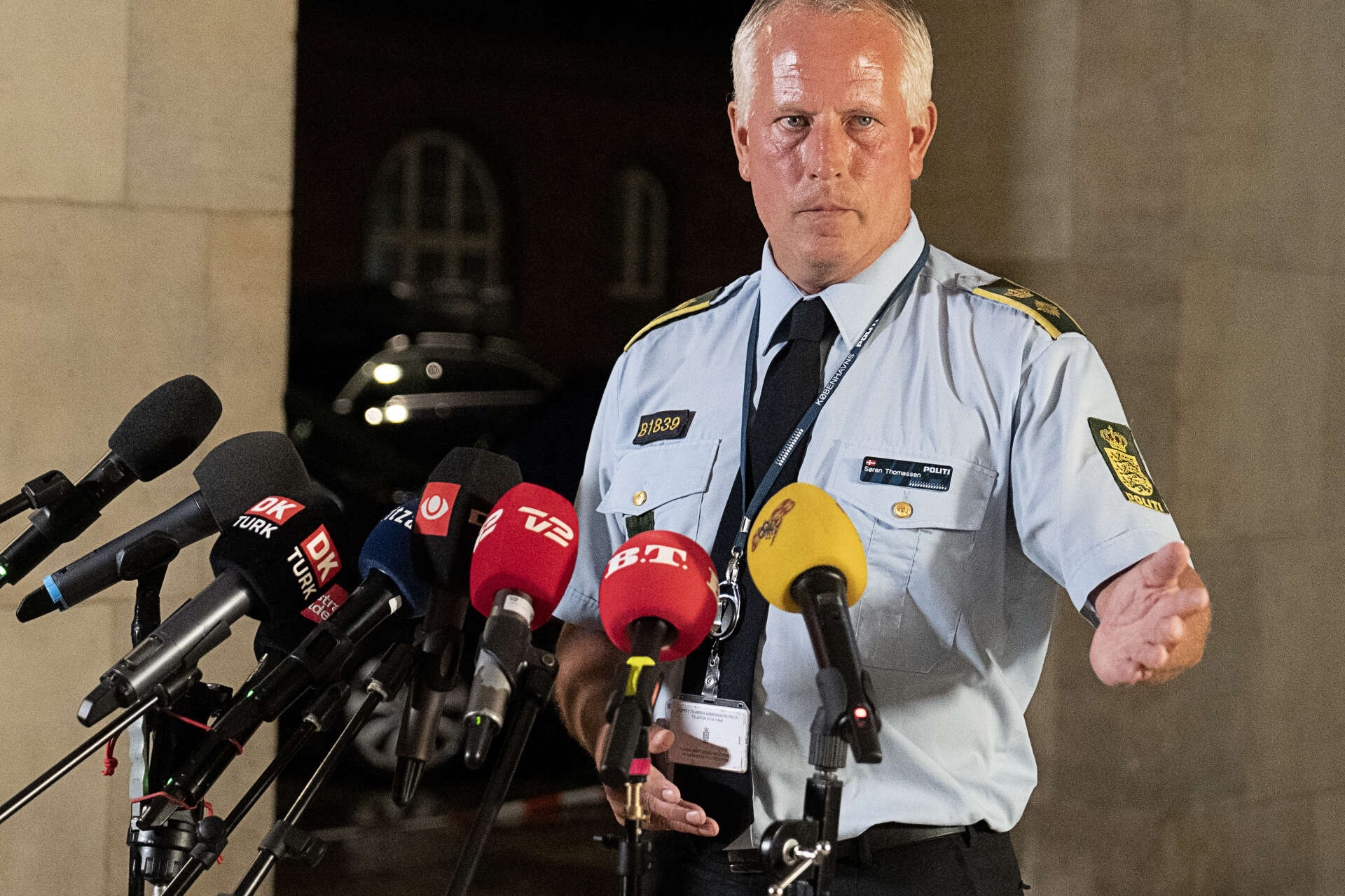 Søren Thomassen vid Köpenhamnspolisen höll en presskonferens klockan 00.45 natten mot måndagen.