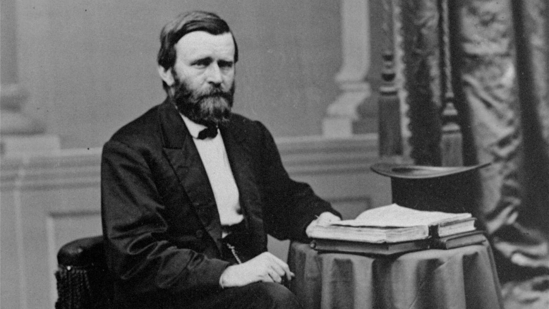 Ordet lobbyist kommer ifrån att USA:s president under 1880-talet, Ulysses S Grant, enligt berättelsen brukade gå till hotellbaren på Hotell Willard för att koppla av i lobbyn, skriver Pär Holmgren.