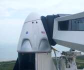 Dragon-kapseln i toppen på Falcon 9-raketen.
