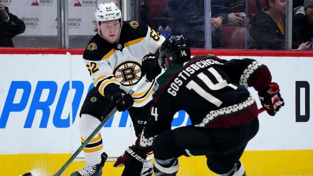 Oskar Steen får fortsätta säsongen i Boston Bruins farmarlag.