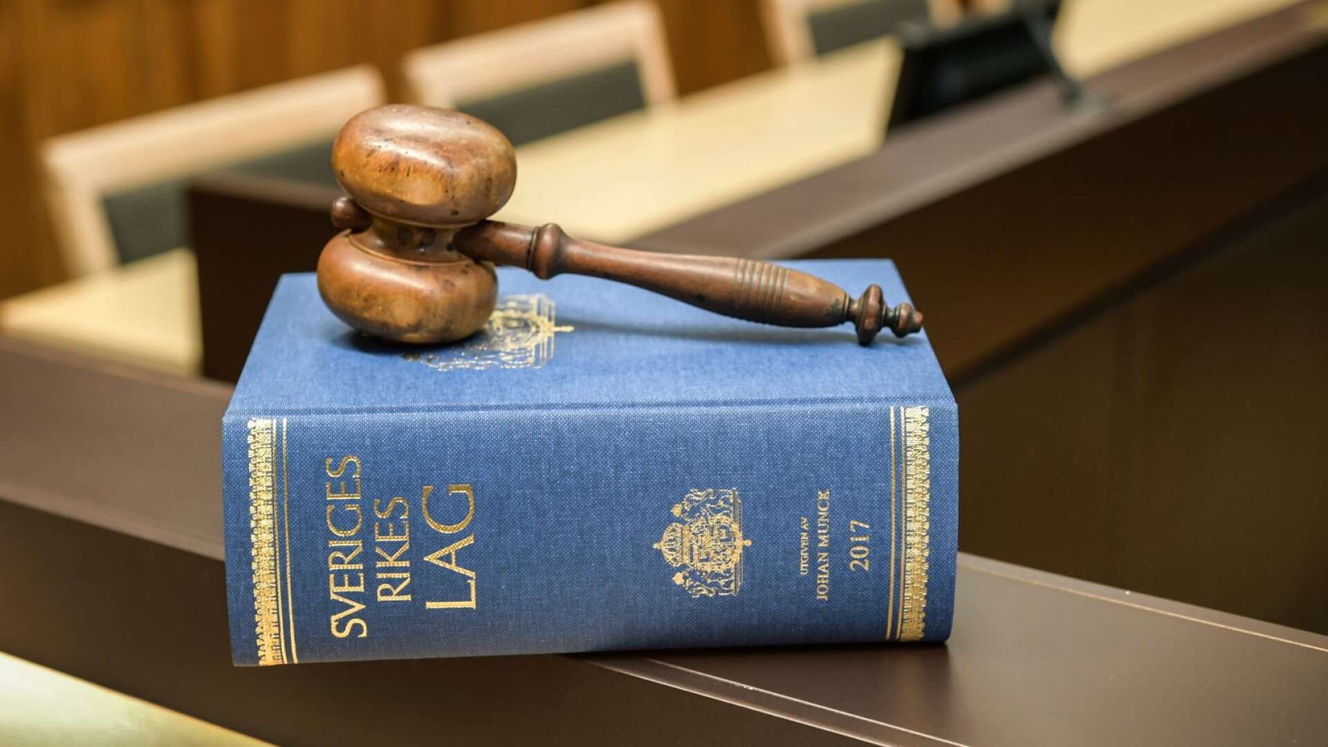 Den 33-årige mannen står åtalad för grovt barnpornografibrott.