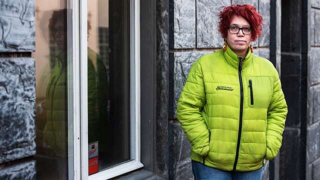 Marie Björklind, verksamhetschef på Karlstads kyrkliga stadsmission oroas över att nattboendet kan behöva stänga.