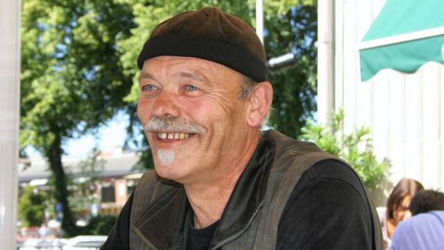 Björn Lilleland i samband med en spelning med bluesbandet Ramblers i Åmål 2008.