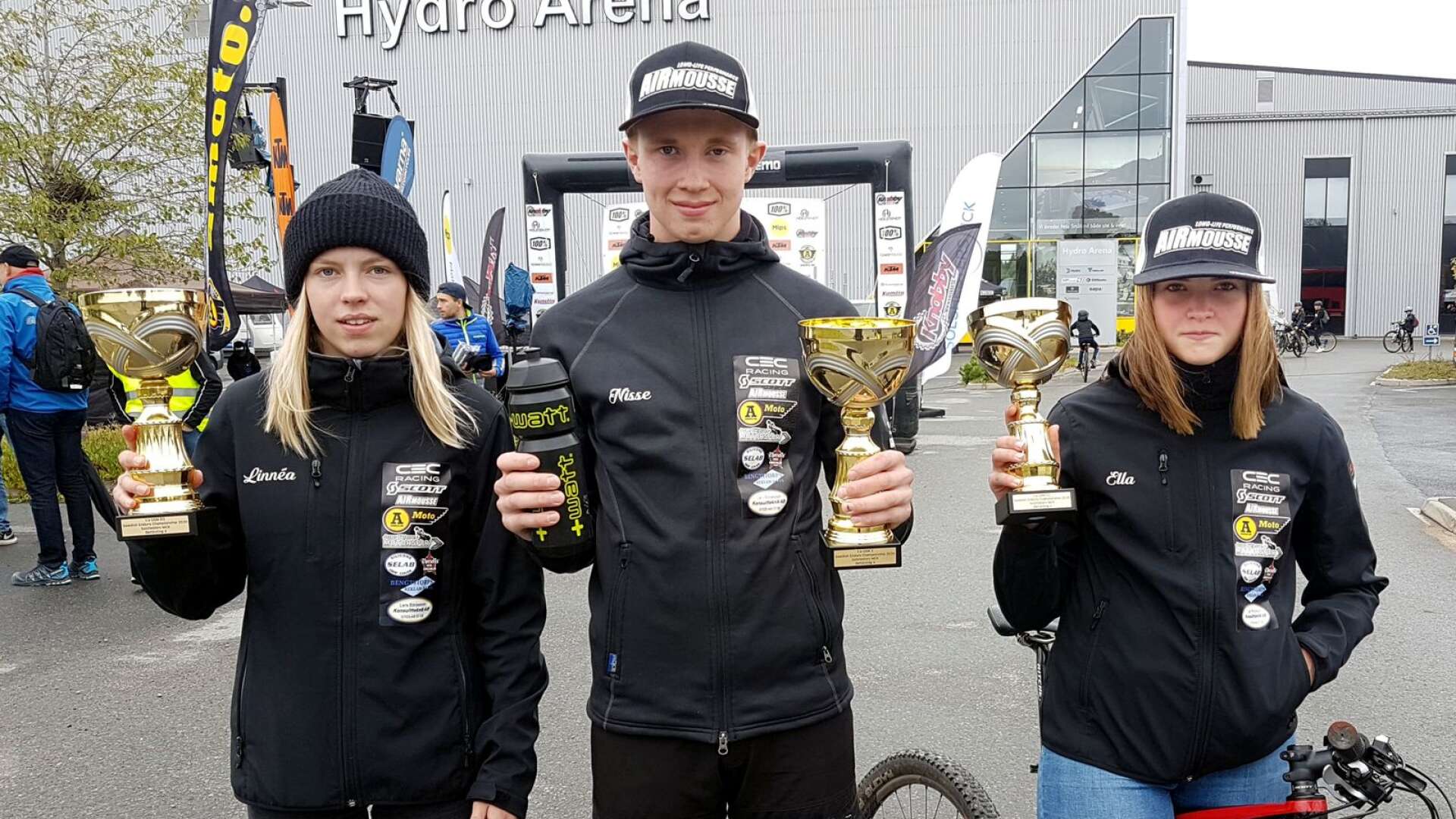 Linnéa Åkesson, Nisse Bengtsson och Ella Bengtsson fortsätter att hålla sig framme i USM-tävlingarna.
