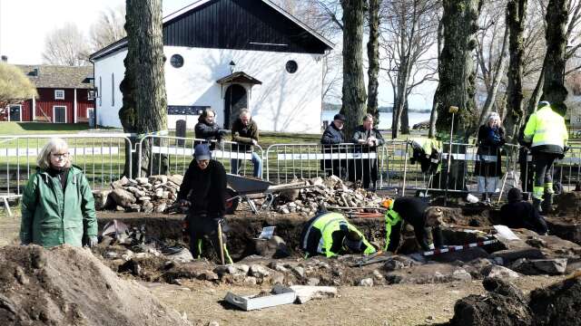 Utgrävningen efter Åmåls medeltida kyrka pågick under våren.