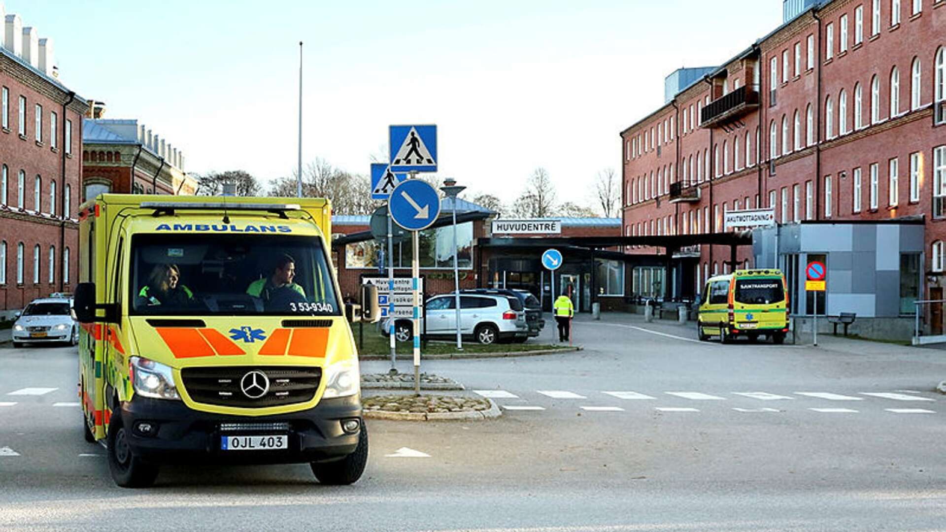 Just nu finns inga IVA-vårdplatser på sjukhuset i Lidköping. Men sjukhusledningen lovar att de öppnas igen när det lugnat sig med pandemin.